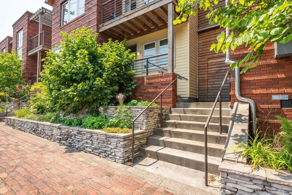 1325 5th Ave, N Nashville TN 37208