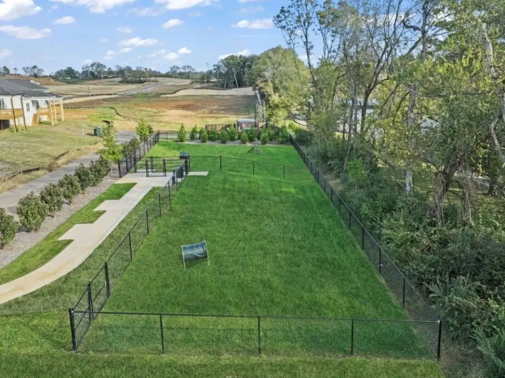 1721 Sharpstone Drive Columbia TN 38401