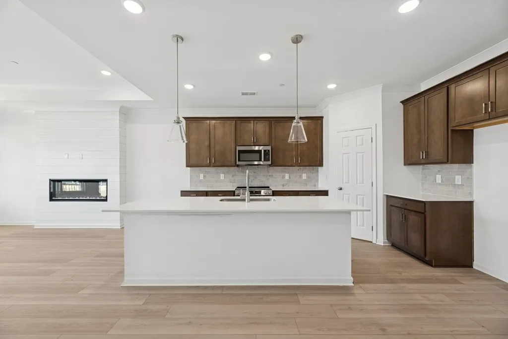 1721 Sharpstone Drive Columbia TN 38401
