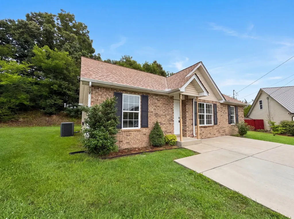 1125 Sima Shabat Court La Vergne TN 37086