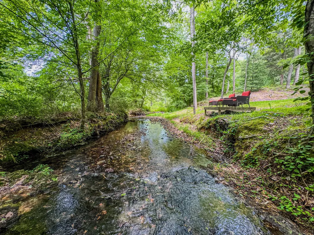 220 Ovilla Lane Lawrenceburg TN 38464