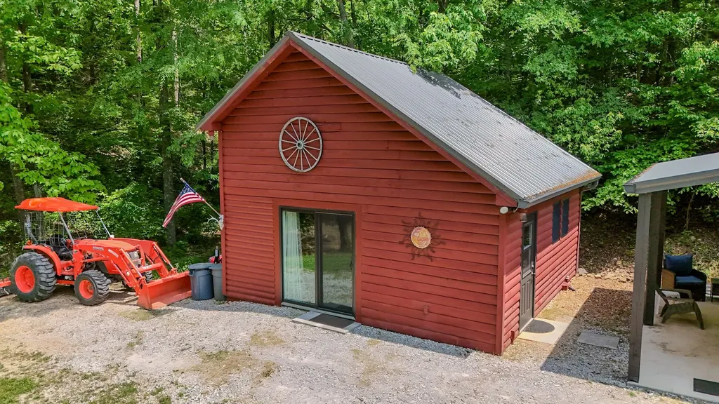 220 Ovilla Lane Lawrenceburg TN 38464