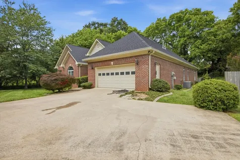 4833 Hampshire Place Hixson TN 37343