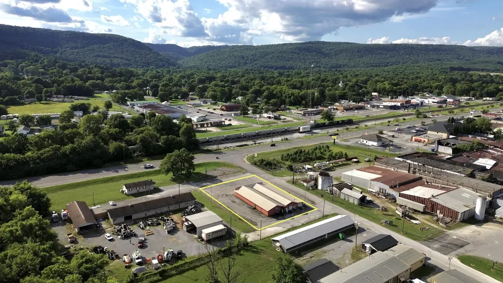 152 Ellis Street Spring City TN 37381