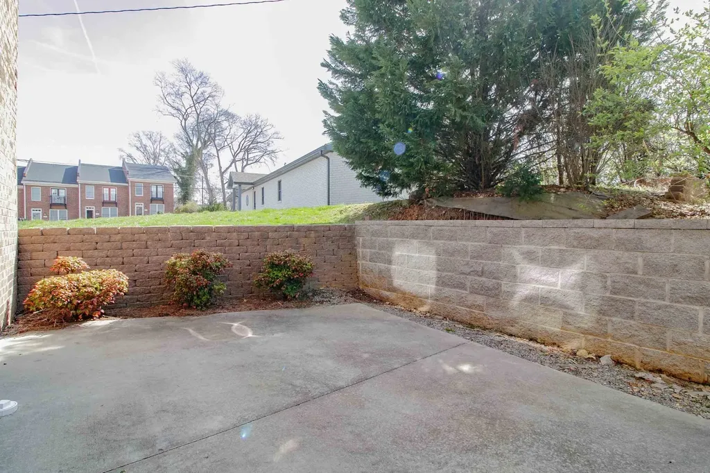 123 Bogard Lane Clarksville TN 37040