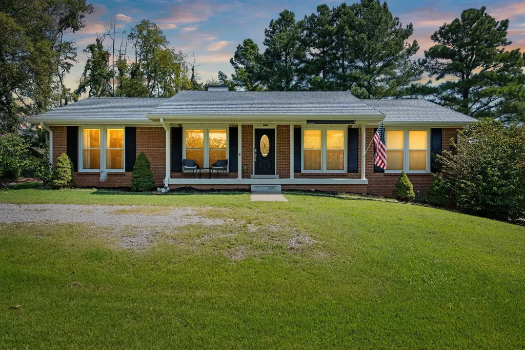 3401 Eastwood Drive Clarksville TN 37043
