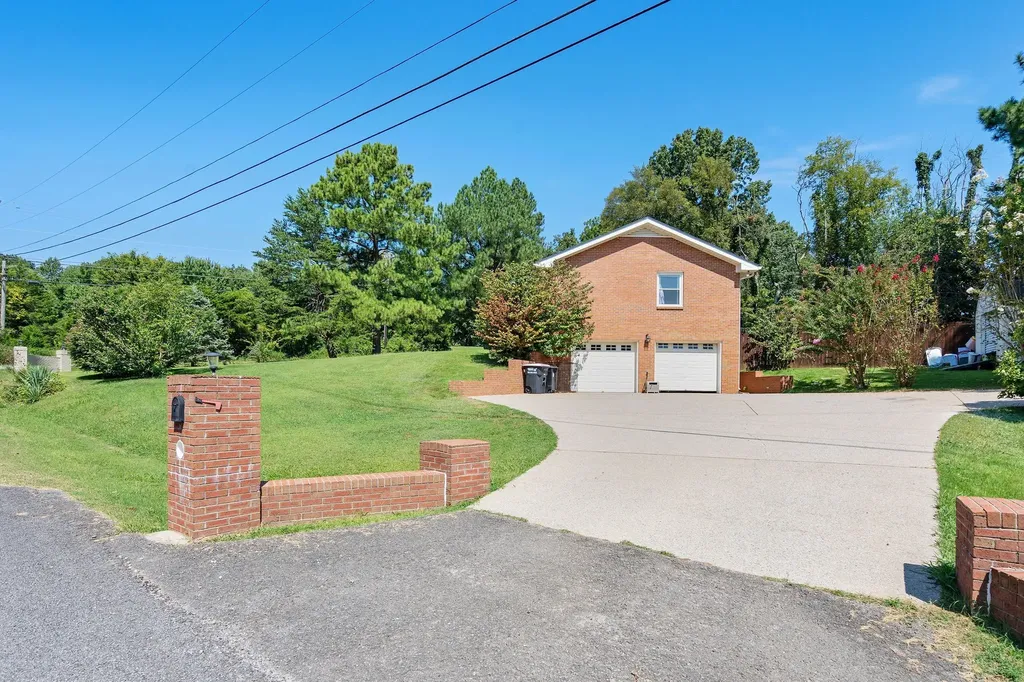 3401 Eastwood Drive Clarksville TN 37043