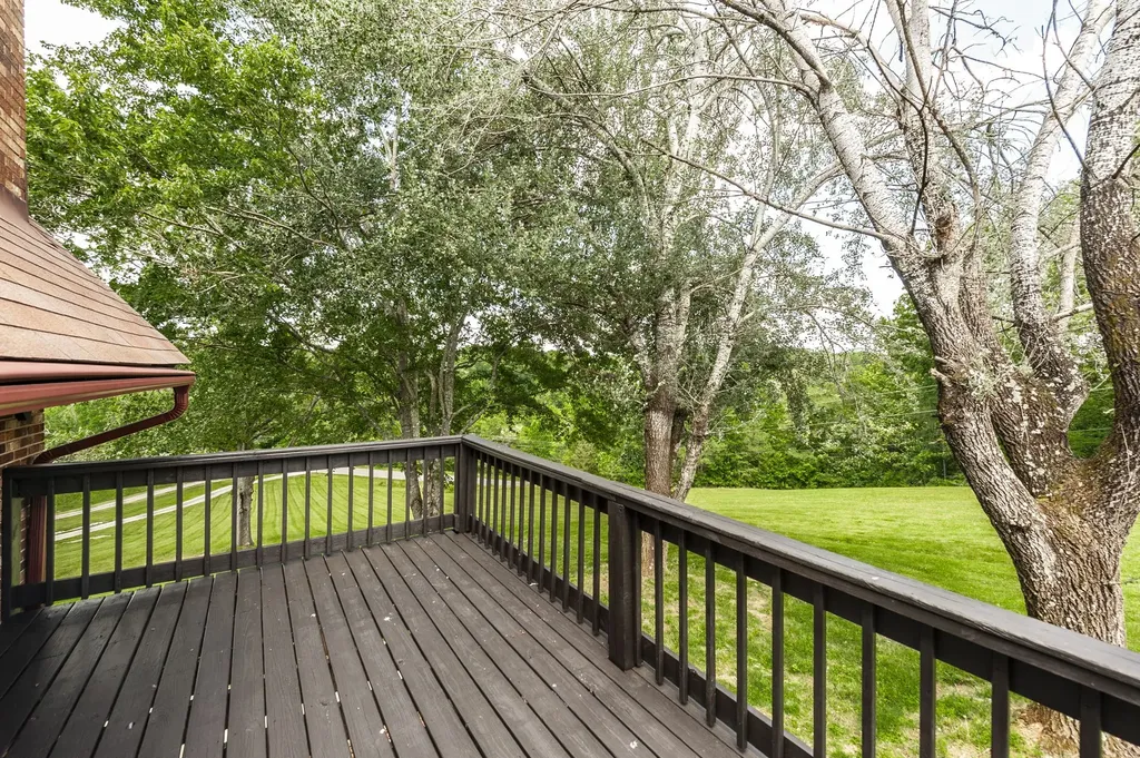 6040 New Cut Road Greenbrier TN 37073