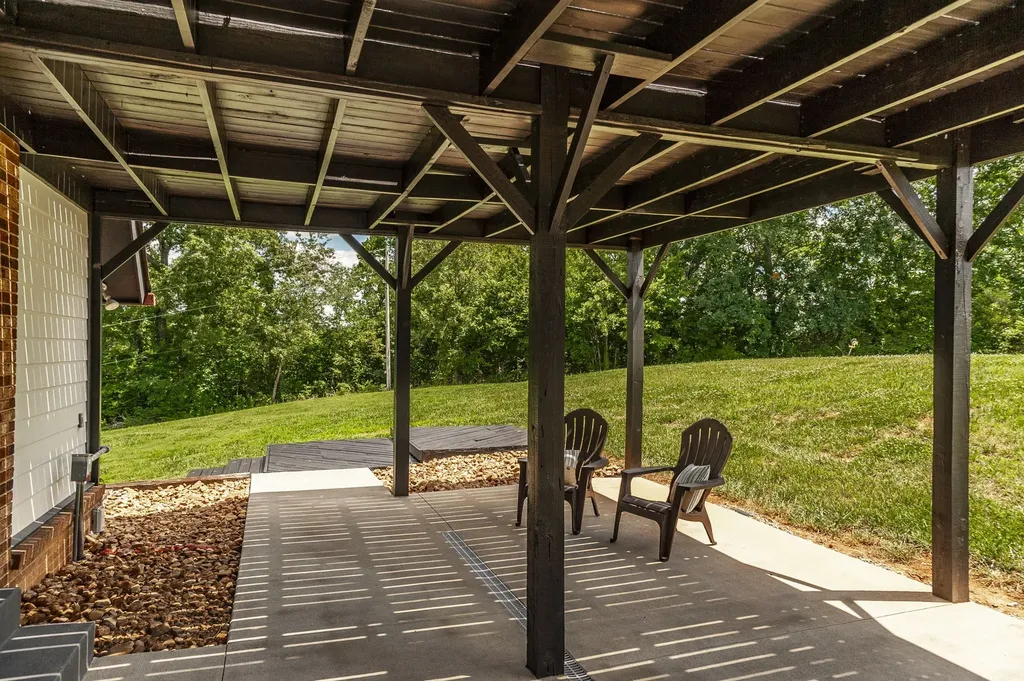 6040 New Cut Road Greenbrier TN 37073