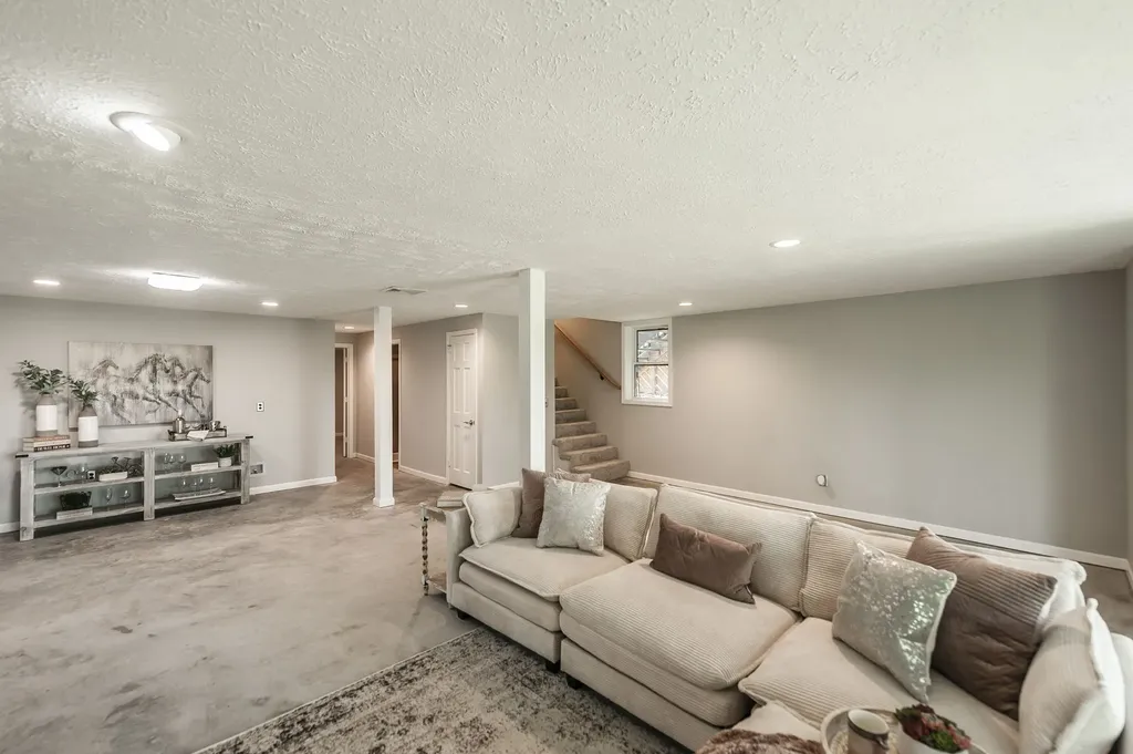 6040 New Cut Road Greenbrier TN 37073