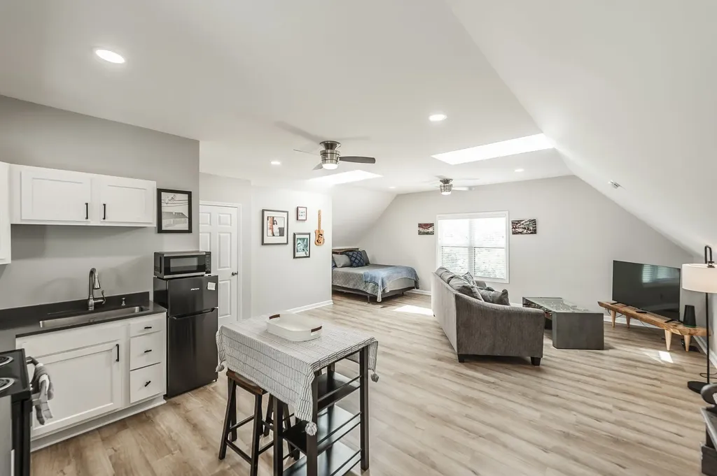 6040 New Cut Road Greenbrier TN 37073