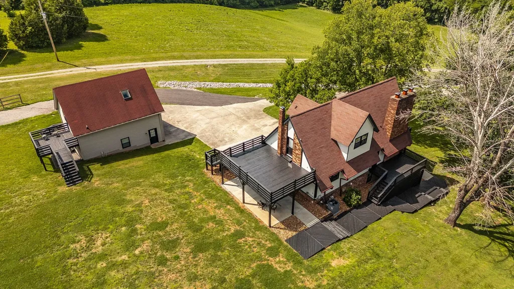 6040 New Cut Road Greenbrier TN 37073