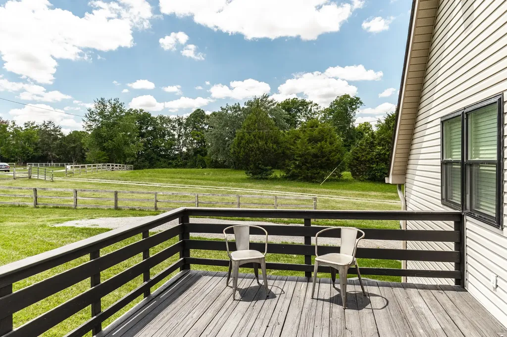 6040 New Cut Road Greenbrier TN 37073