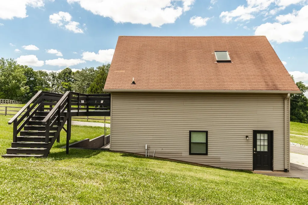 6040 New Cut Road Greenbrier TN 37073