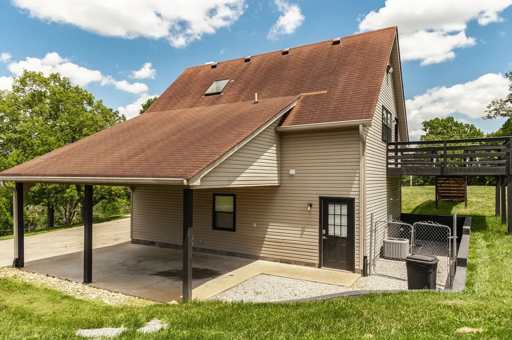 6040 New Cut Road Greenbrier TN 37073