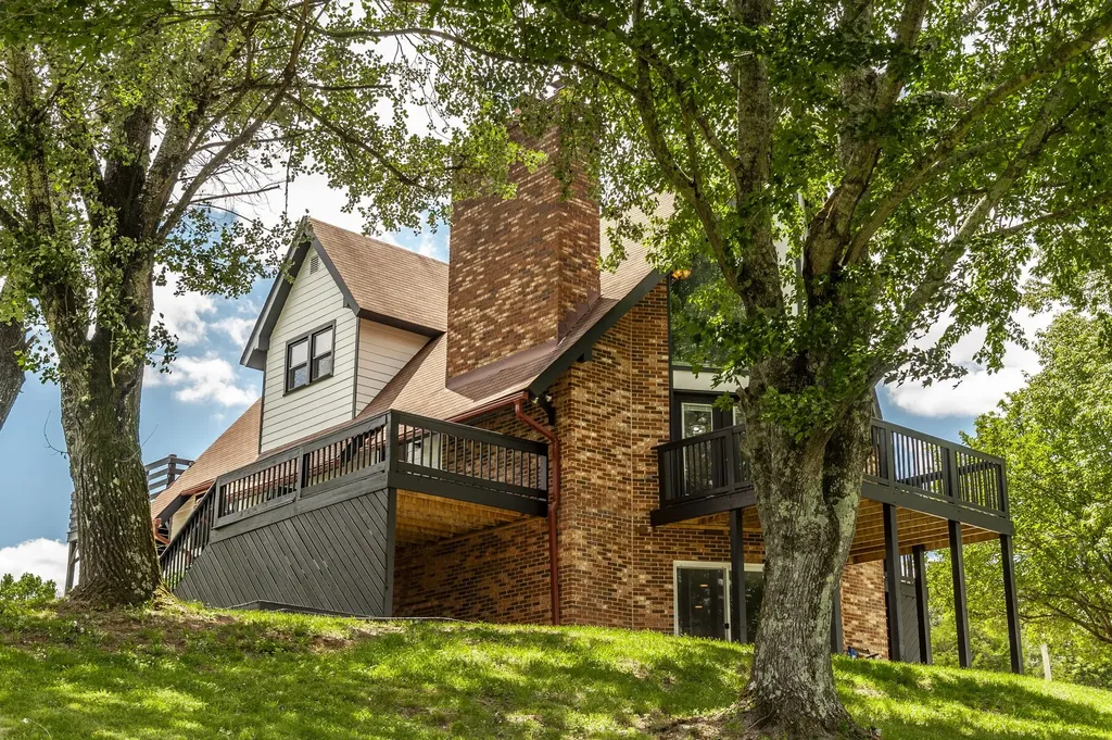 6040 New Cut Road Greenbrier TN 37073