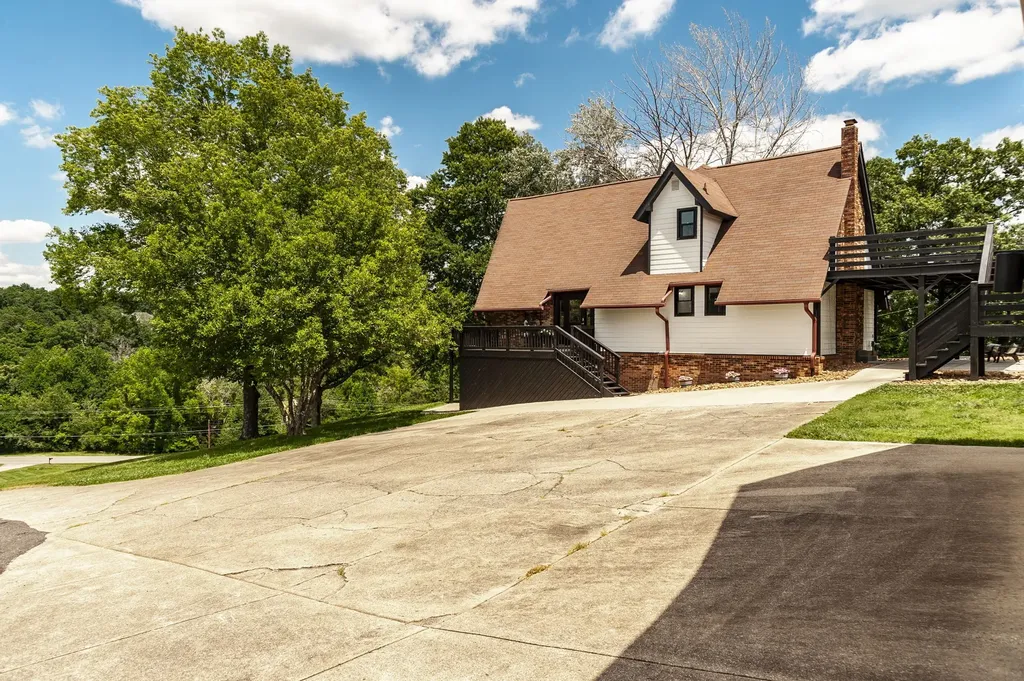 6040 New Cut Road Greenbrier TN 37073
