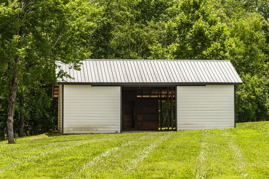 6040 New Cut Road Greenbrier TN 37073
