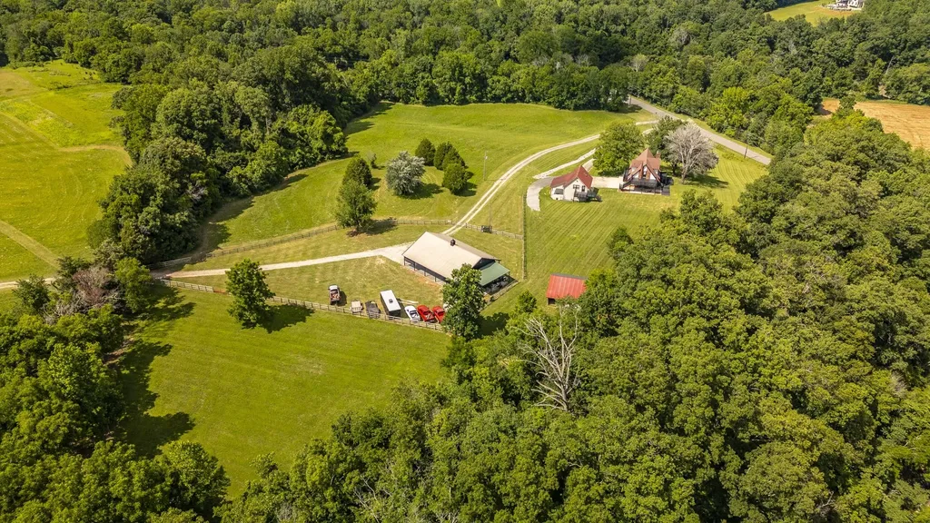 6040 New Cut Road Greenbrier TN 37073