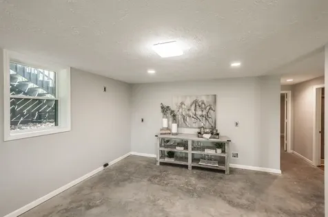 6040 New Cut Road Greenbrier TN 37073