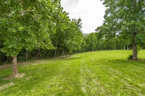 6040 New Cut Road Greenbrier TN 37073