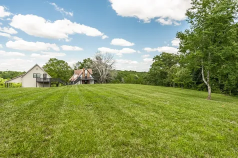 6040 New Cut Road Greenbrier TN 37073
