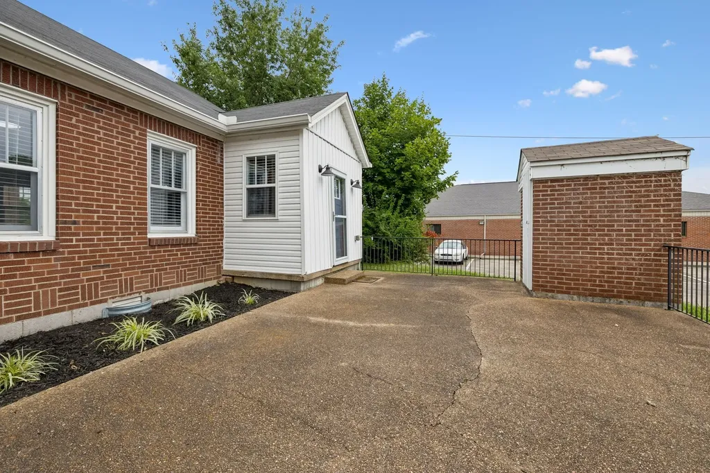 4411 Hwy 70, E White Bluff TN 37187