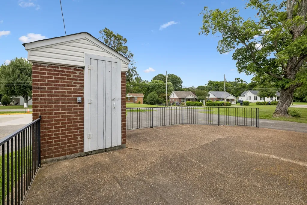 4411 Hwy 70, E White Bluff TN 37187