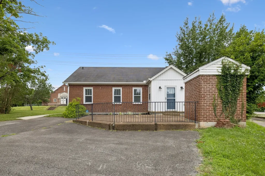 4411 Hwy 70, E White Bluff TN 37187