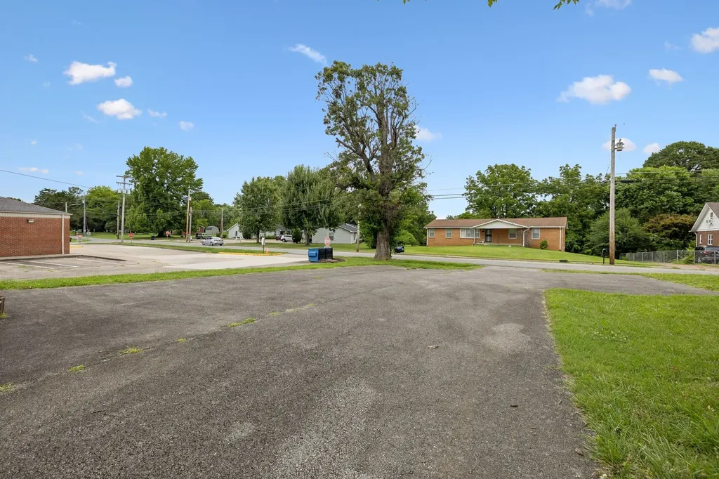 4411 Hwy 70, E White Bluff TN 37187