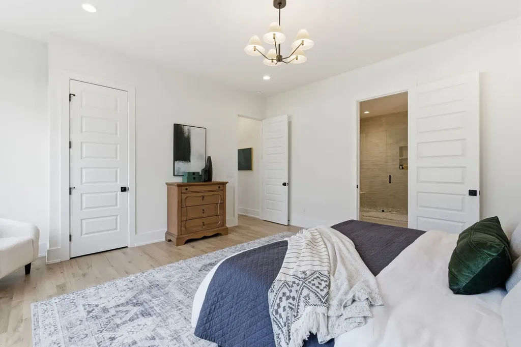 1523 Graybar Lane Nashville TN 37215