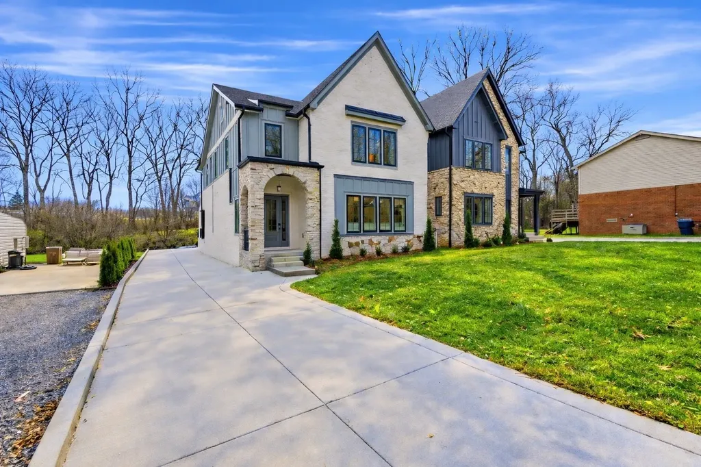 1523 Graybar Lane Nashville TN 37215