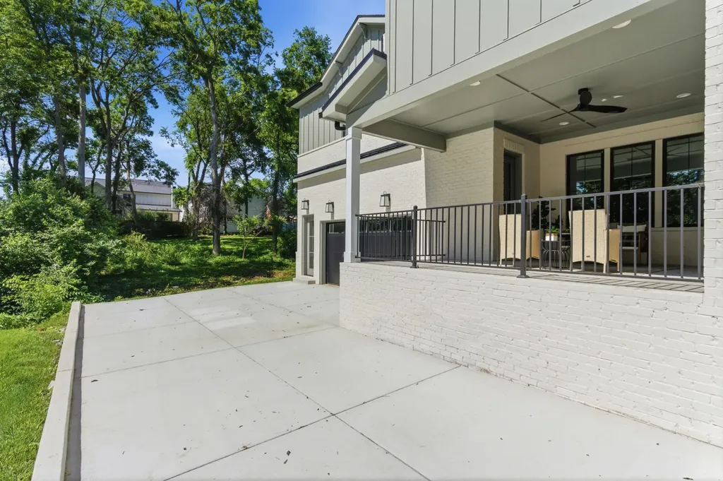 1523 Graybar Lane Nashville TN 37215