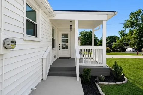 928 Chickasaw Avenue Nashville TN 37207