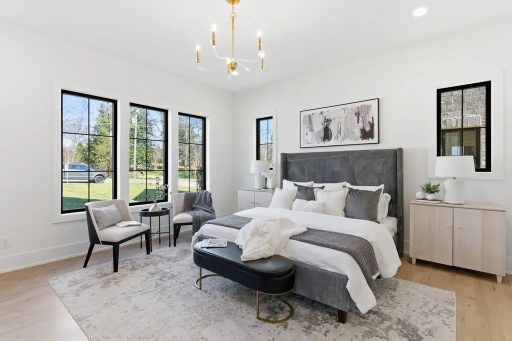 1525 Graybar Lane Nashville TN 37215