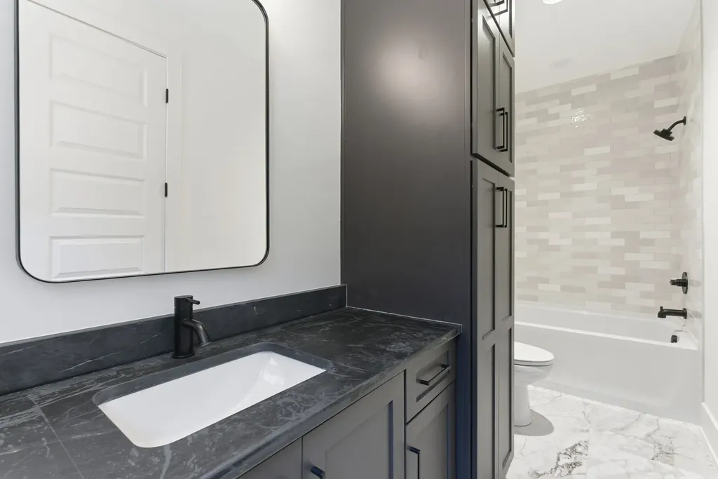 1525 Graybar Lane Nashville TN 37215
