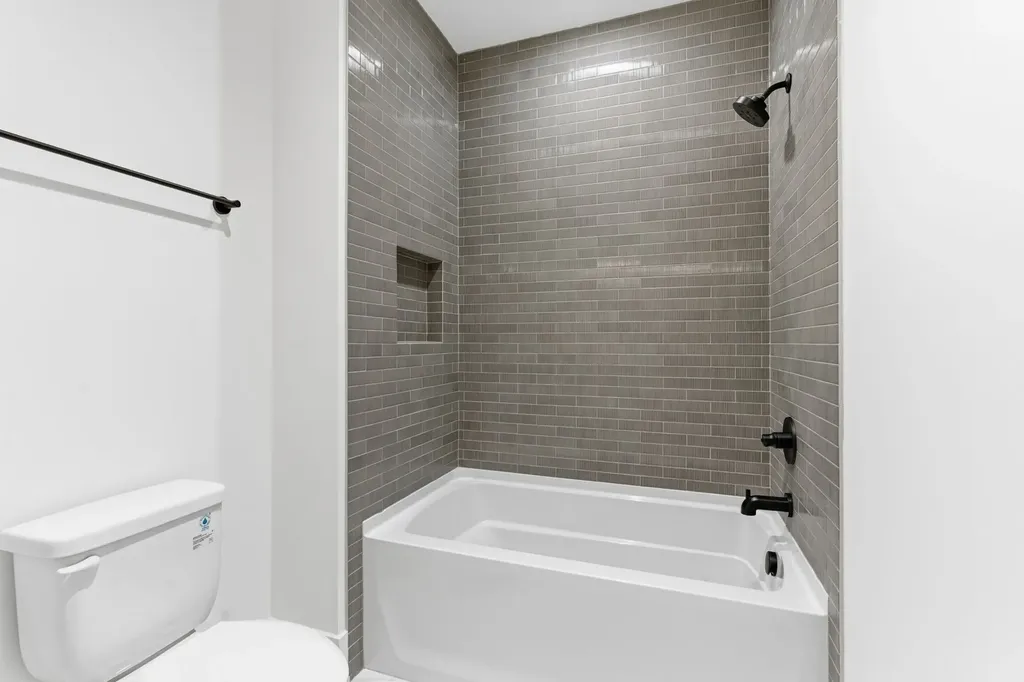 1525 Graybar Lane Nashville TN 37215