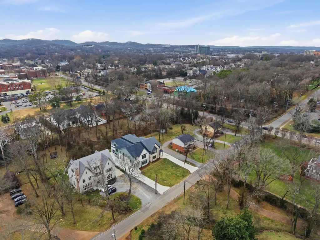 1525 Graybar Lane Nashville TN 37215