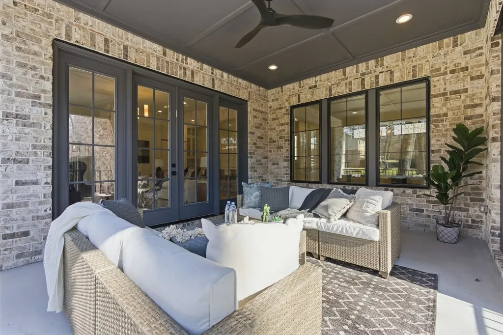 1525 Graybar Lane Nashville TN 37215
