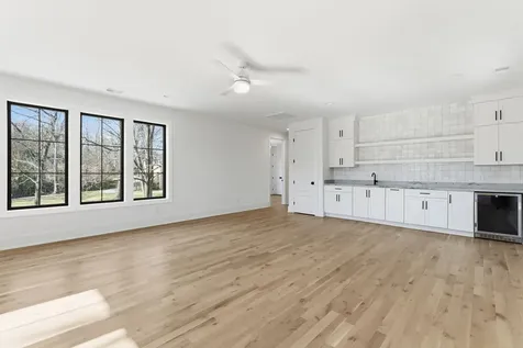 1525 Graybar Lane Nashville TN 37215