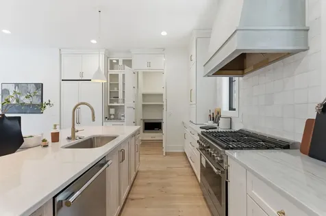 1525 Graybar Lane Nashville TN 37215