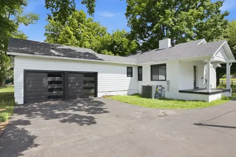 2482 Depot Street Spring Hill TN 37174