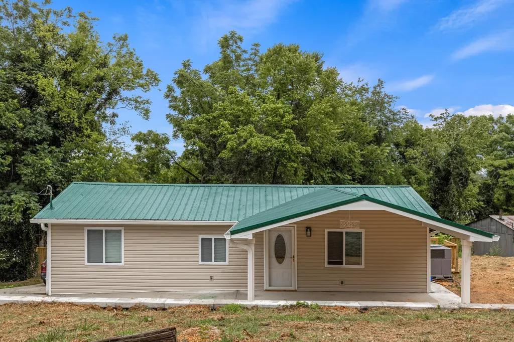133 Mccraw Street Rossville GA 30741