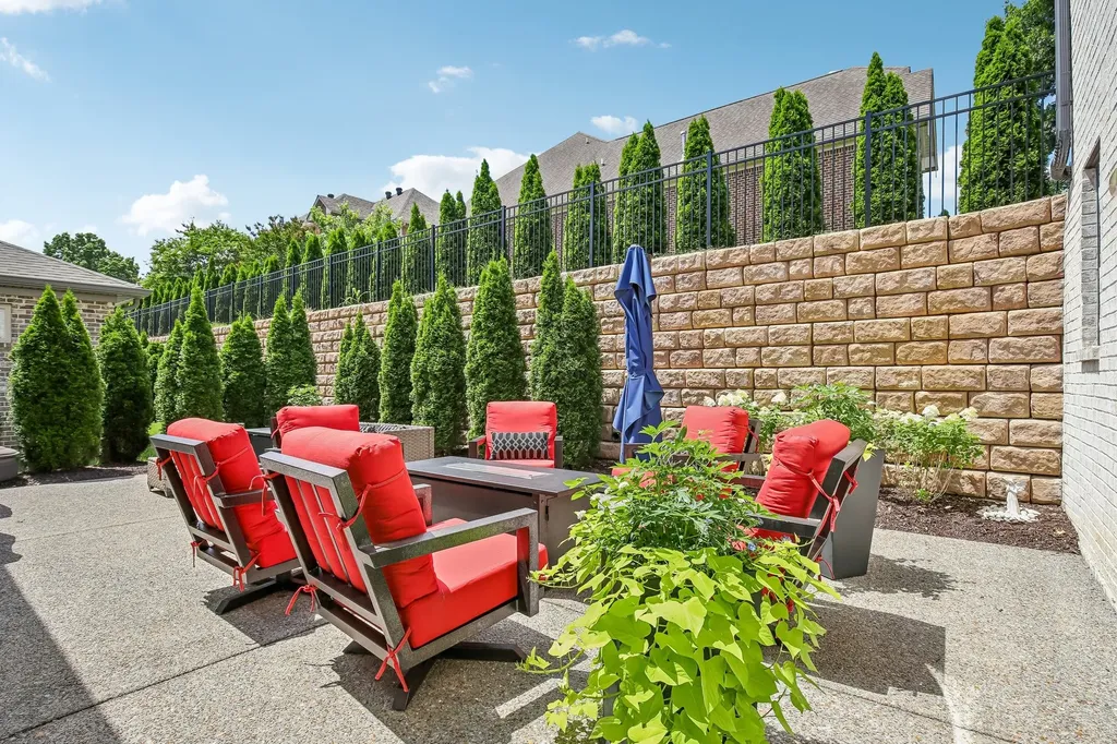 2033 Blackstone Drive Hendersonville TN 37075