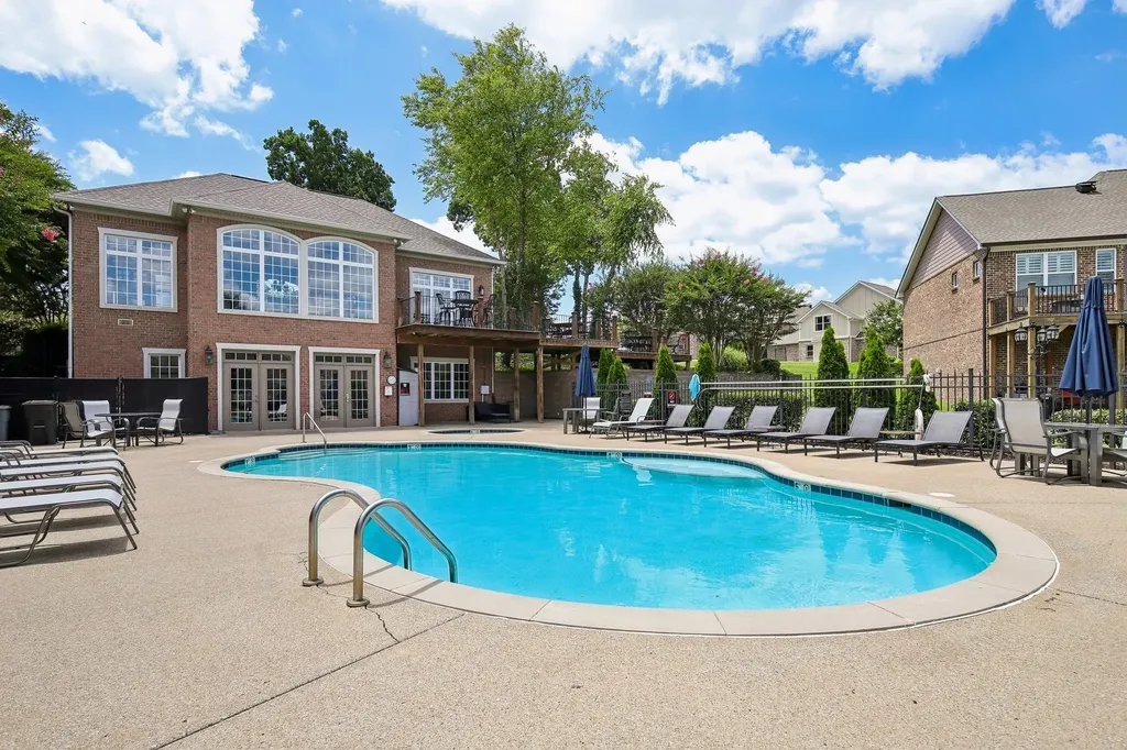 2033 Blackstone Drive Hendersonville TN 37075