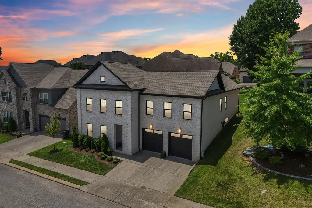 2033 Blackstone Drive Hendersonville TN 37075