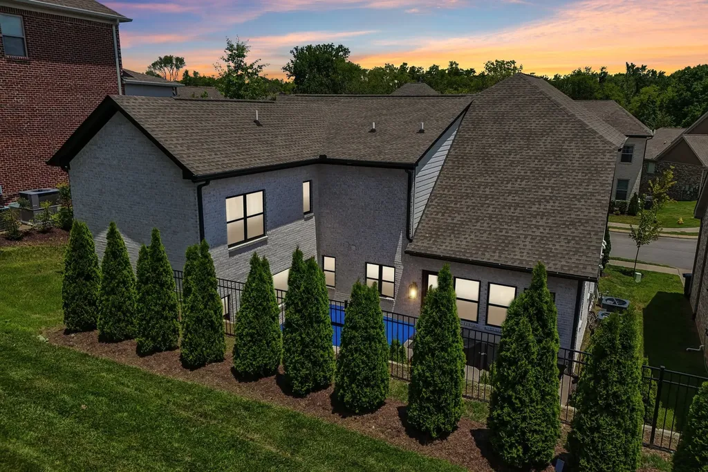 2033 Blackstone Drive Hendersonville TN 37075