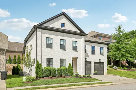 2033 Blackstone Drive Hendersonville TN 37075