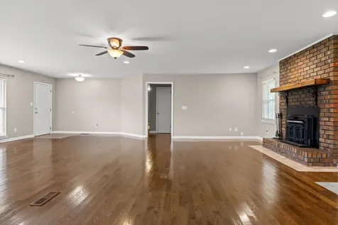 11127 E Brainerd Road Apison TN 37302
