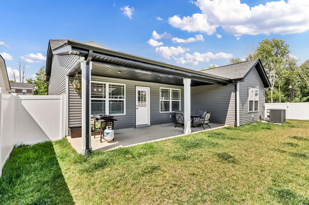 1143 Javier Drive Springfield TN 37172